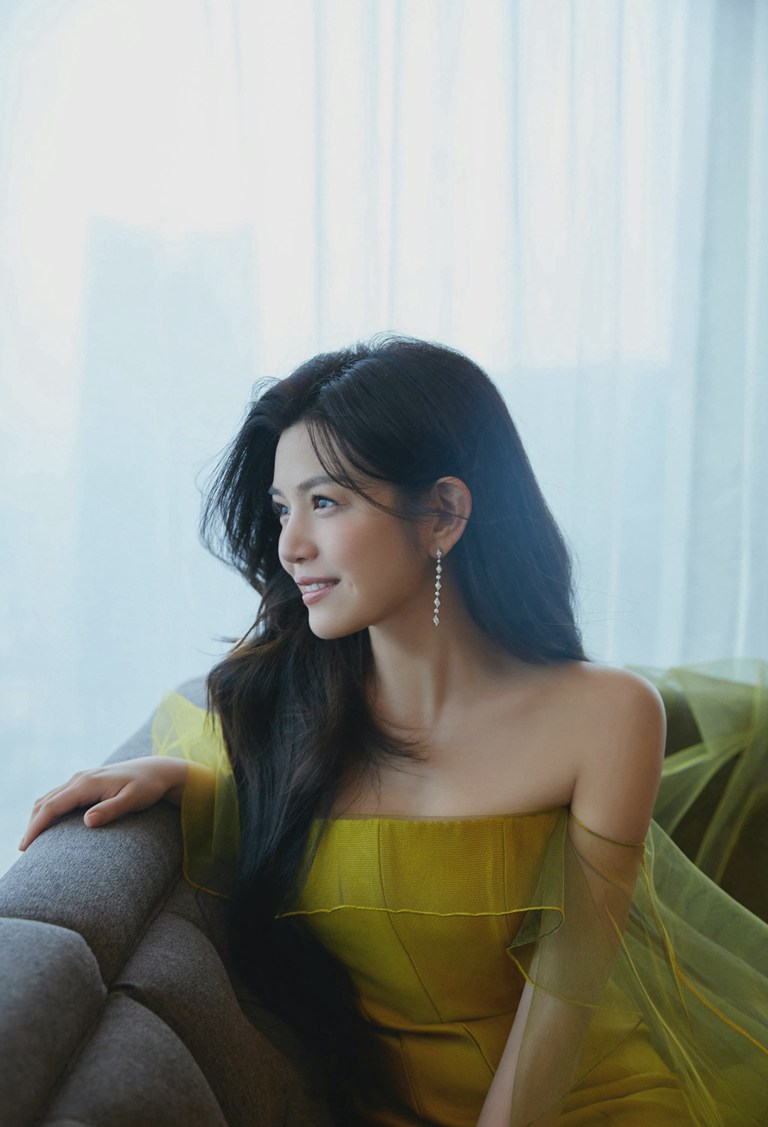 陈妍希流纱鱼尾裙优雅动人高清图片