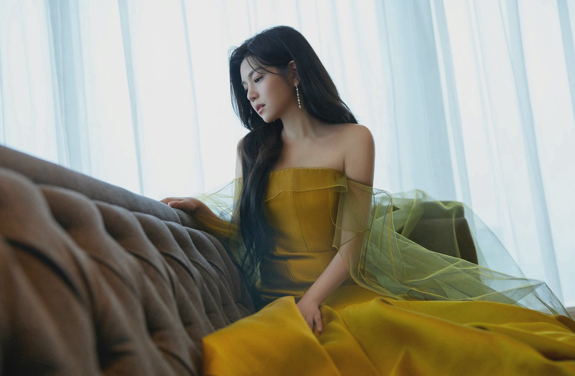 陈妍希流纱鱼尾裙优雅动人高清图片