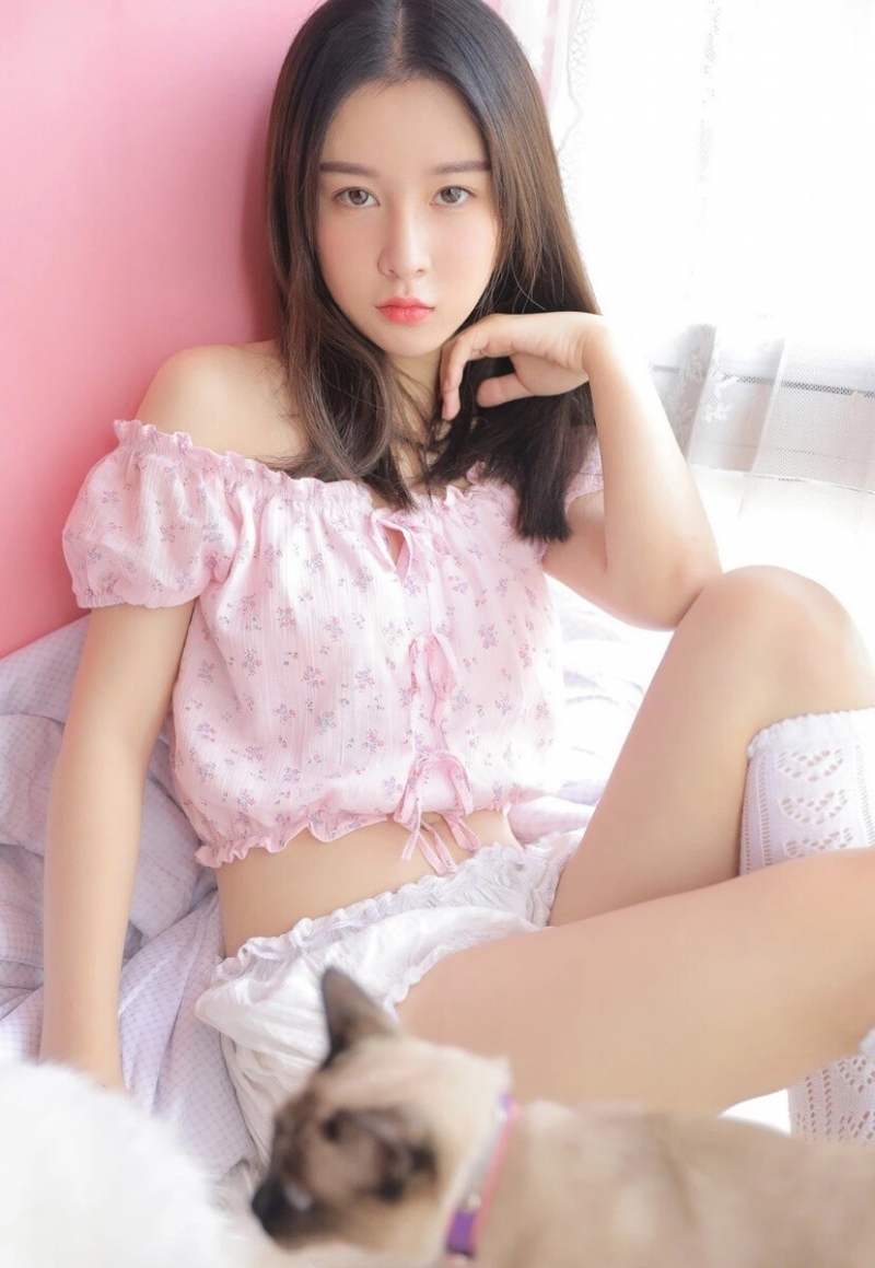 白丝美女萝莉小蛮腰大长腿图片