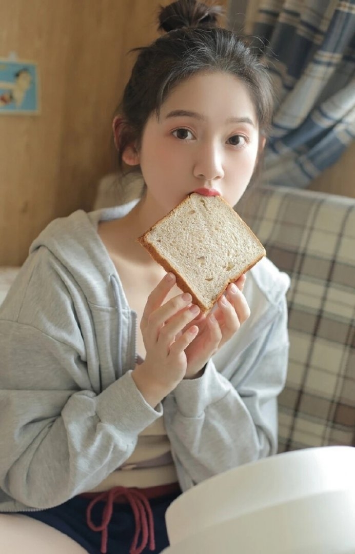 丸子头小姐姐青春靓丽精选图片