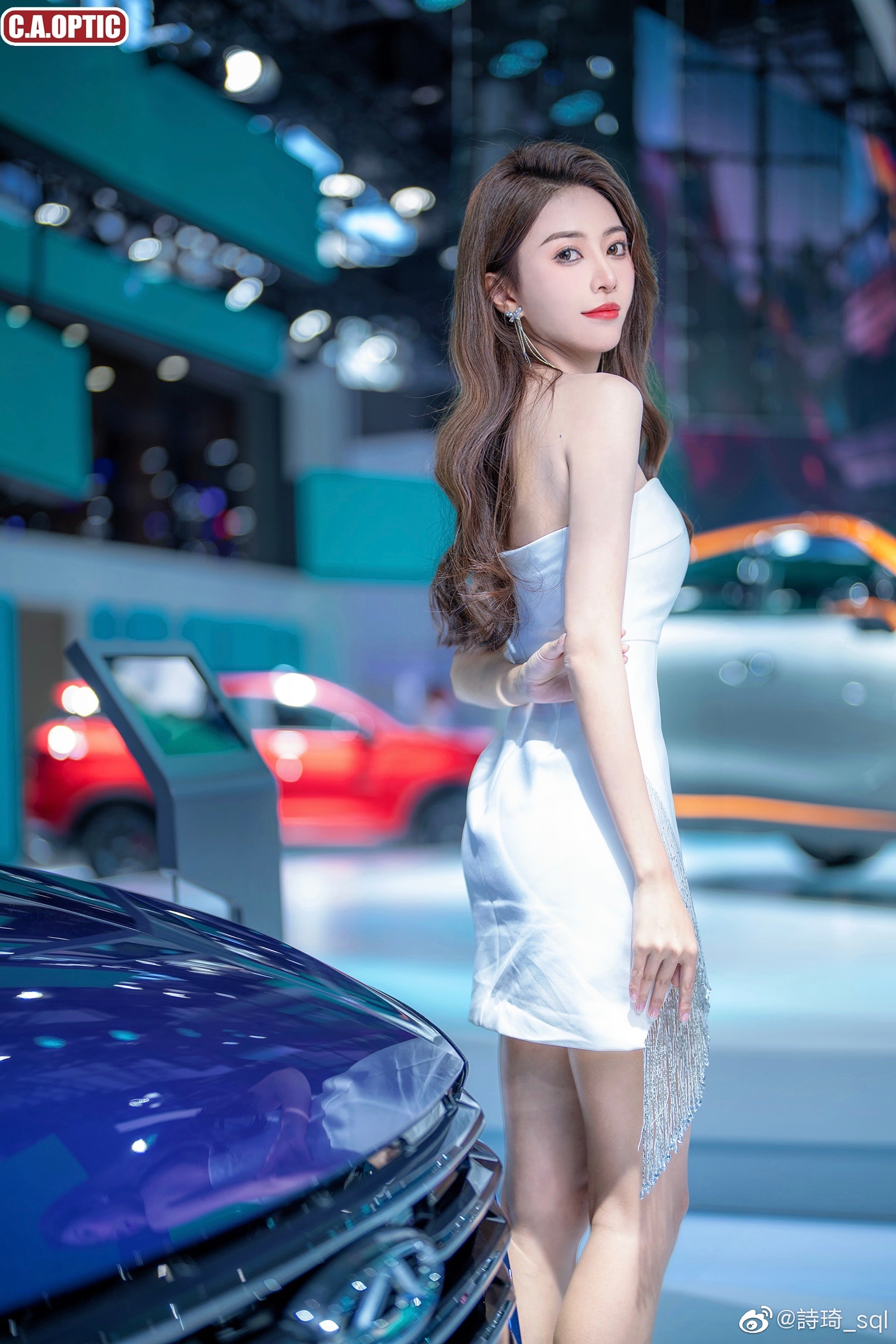 美女车模肤白貌美个高腿长私拍