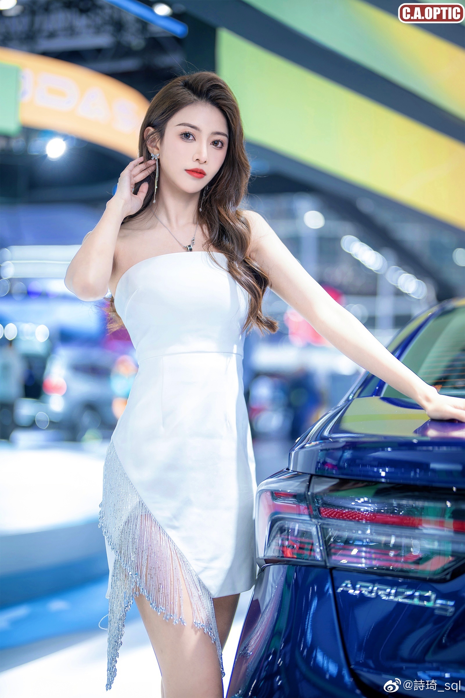 美女车模肤白貌美个高腿长私拍