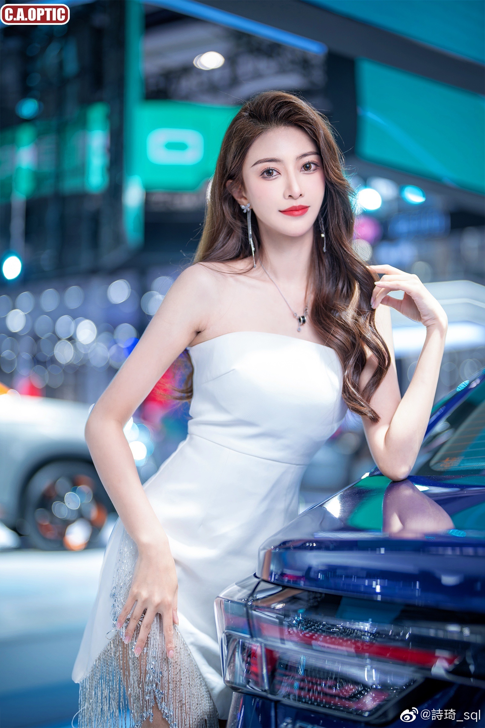 美女车模肤白貌美个高腿长私拍