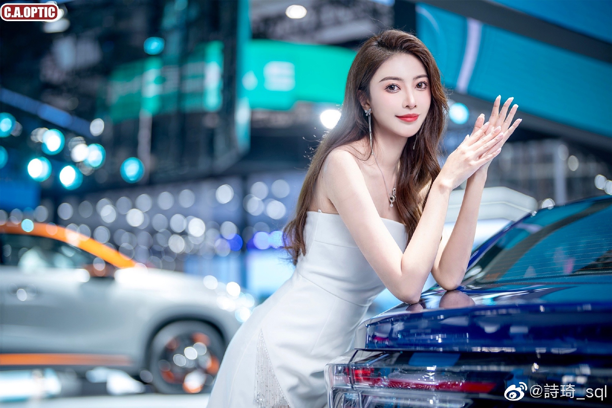 美女车模肤白貌美个高腿长私拍