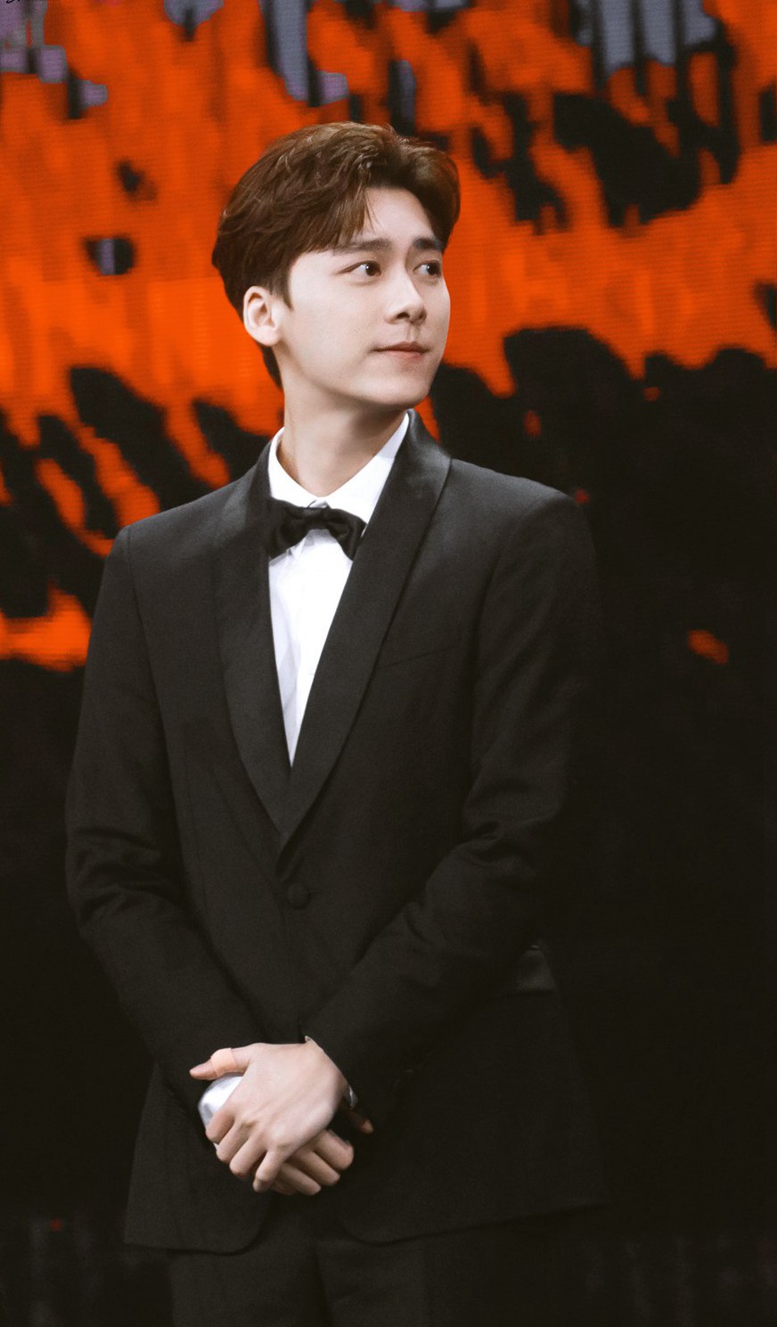 倪妮李易峰金鸡奖开奖美女帅哥组合优雅从容