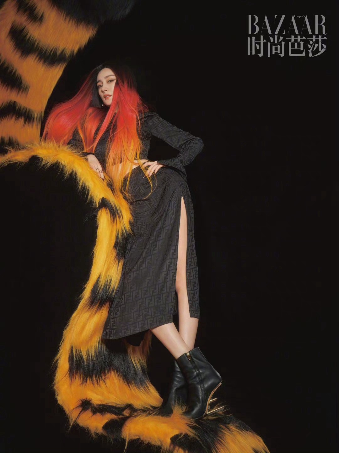 杨幂虎纹造型又美又飒时尚写真