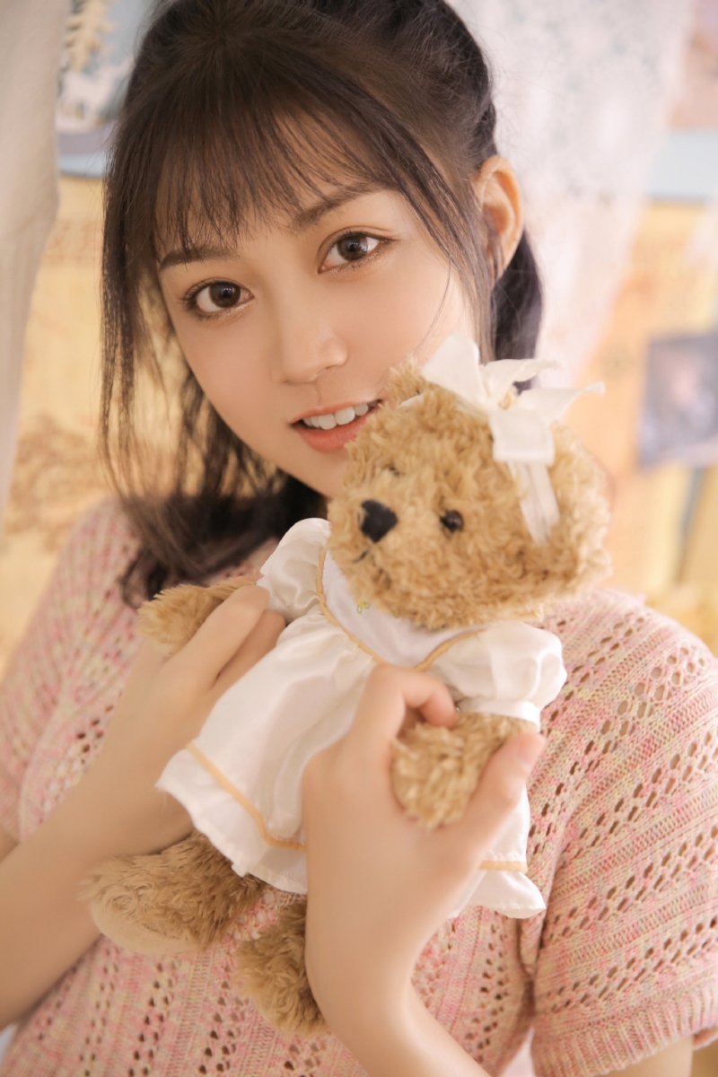 美女萝莉小蛮腰大长腿室内写真