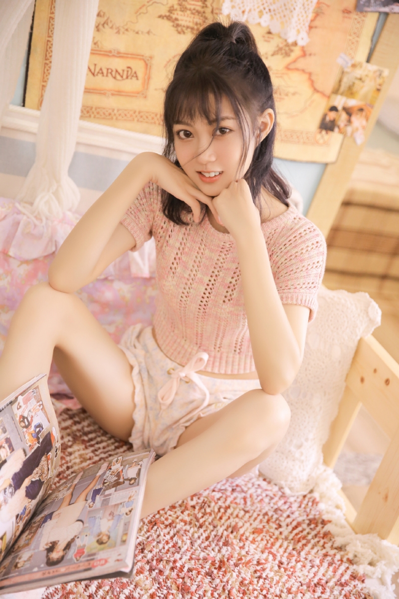 美女萝莉小蛮腰大长腿室内写真