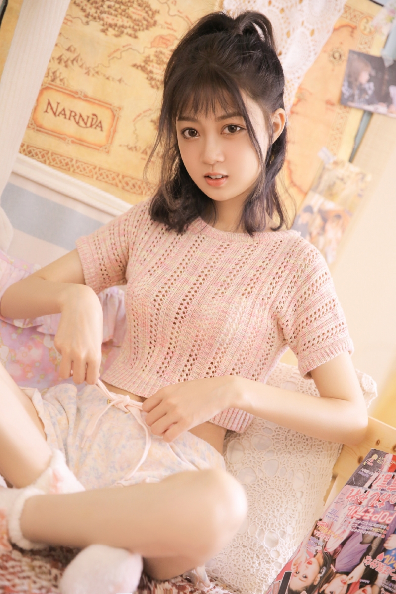 美女萝莉小蛮腰大长腿室内写真