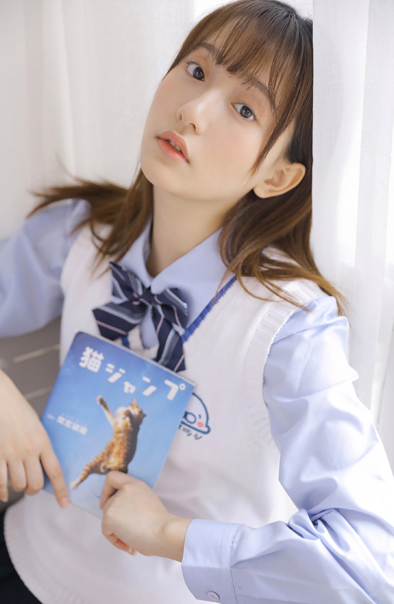 美女校花学生制服清纯可人图片