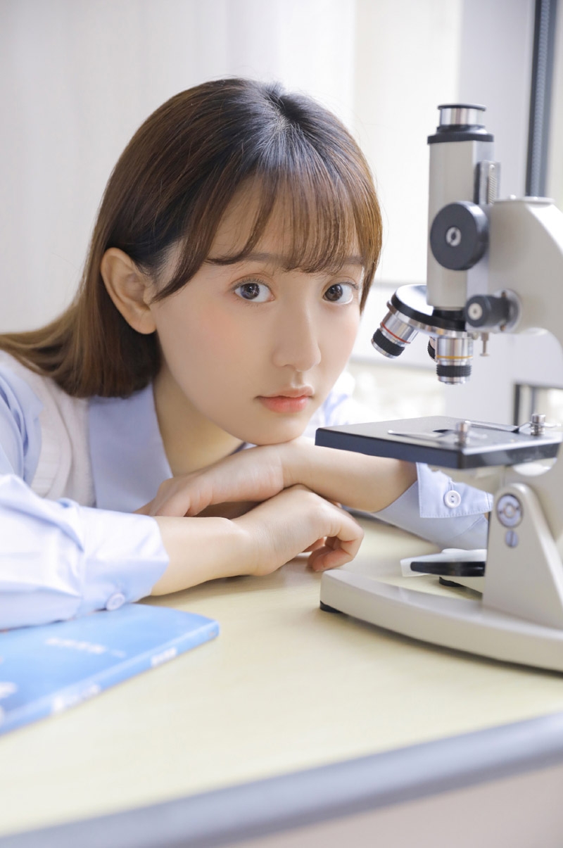 美女校花学生制服清纯可人图片