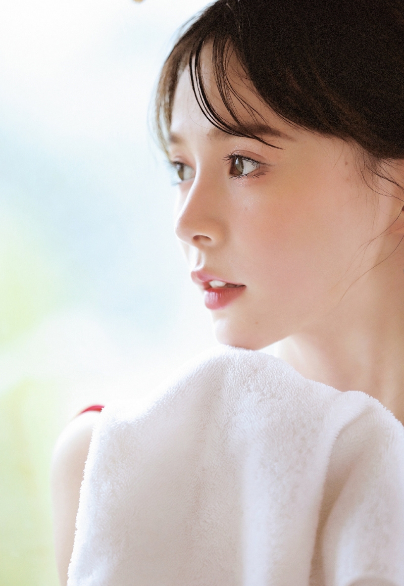 麻花辫小姐姐吊带睡裙私房写真