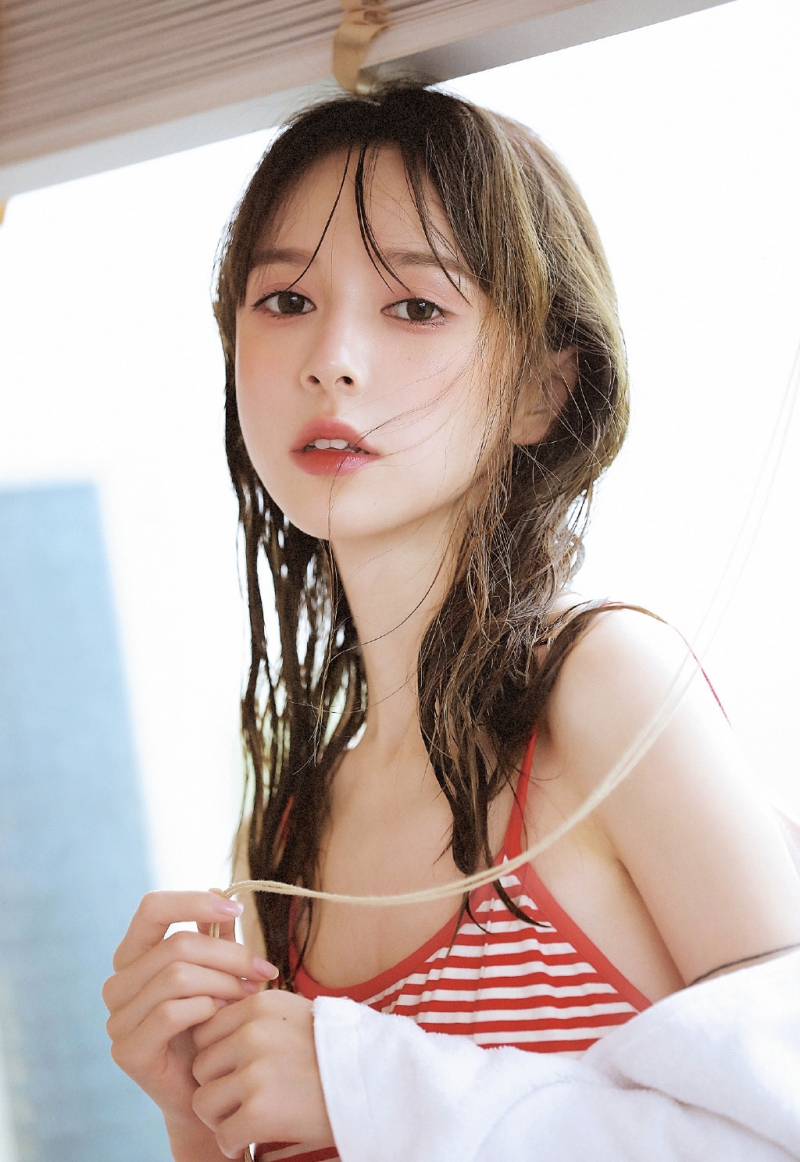 麻花辫小姐姐吊带睡裙私房写真