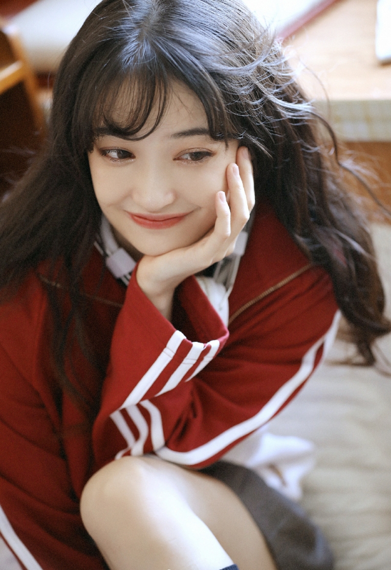 运动服美少女黑丝美腿精选图片