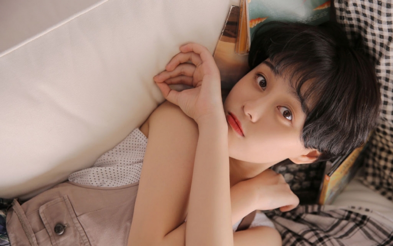 双眼皮卧蚕女生漂亮清新短发精品套图