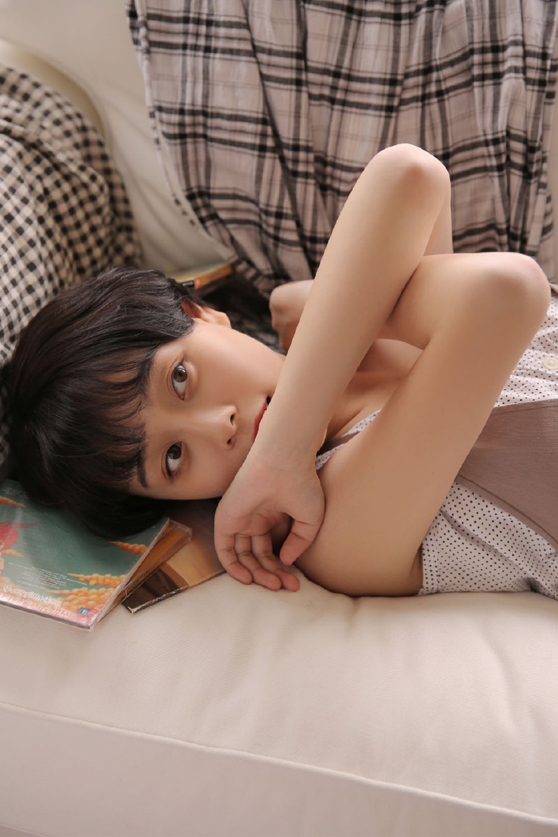 双眼皮卧蚕女生漂亮清新短发精品套图