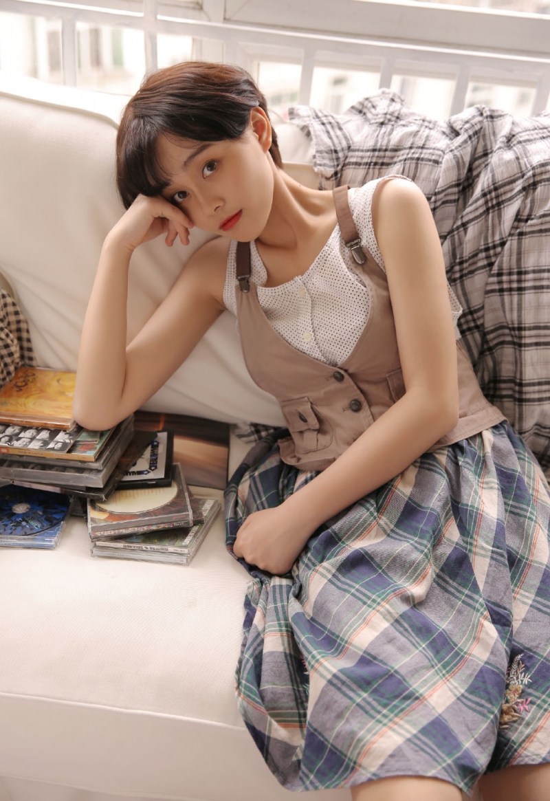 双眼皮卧蚕女生漂亮清新短发精品套图