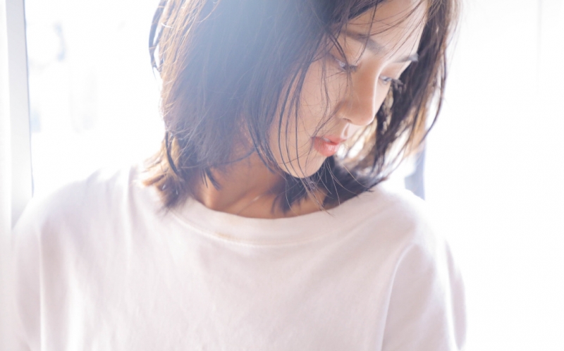 短发纯情美女湿发造型太性感艺术照欣赏