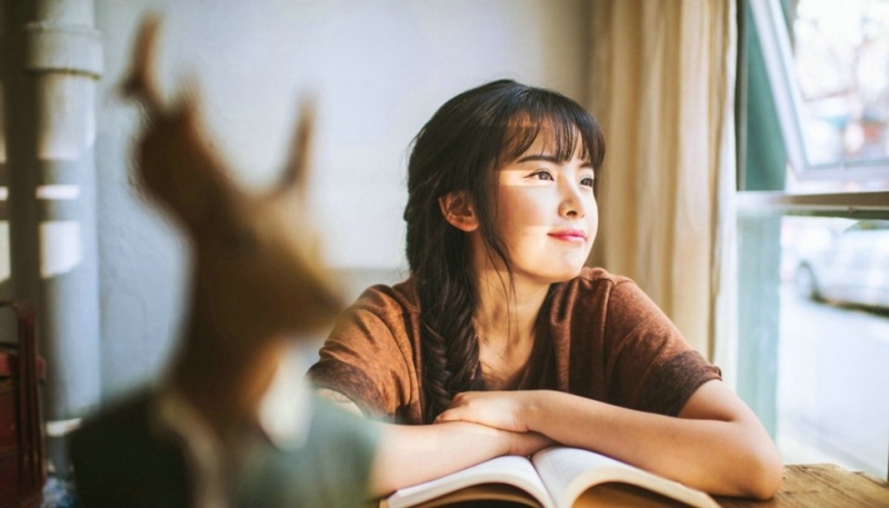 麻花辫小姐姐清新靓丽精选图片