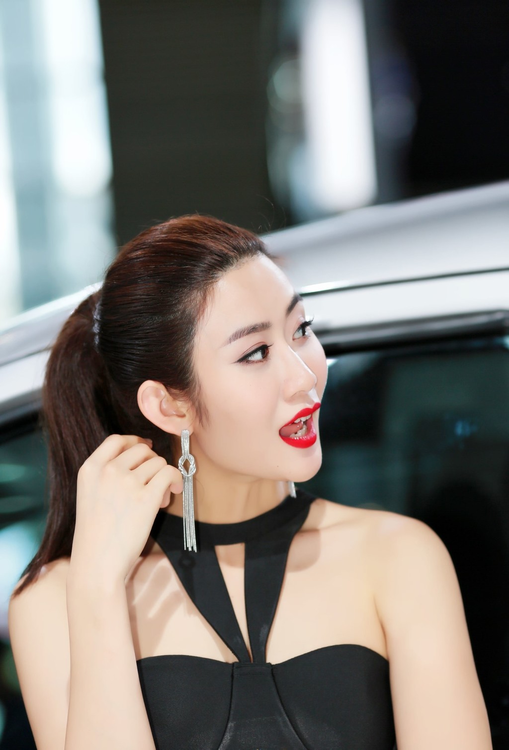 亚洲美女身材纤细窈窕性感火辣无遮挡尤物美女图片