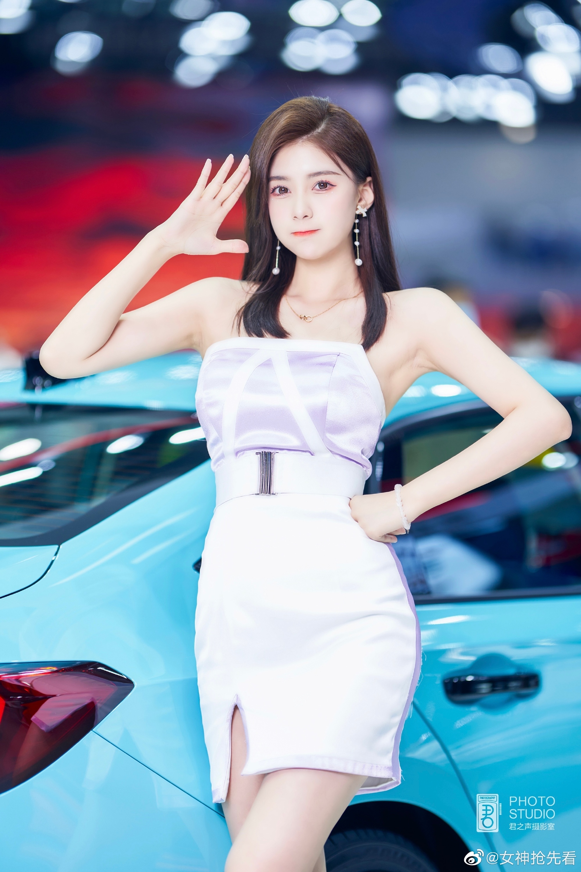 美女车模超短裙高跟鞋私人拍摄