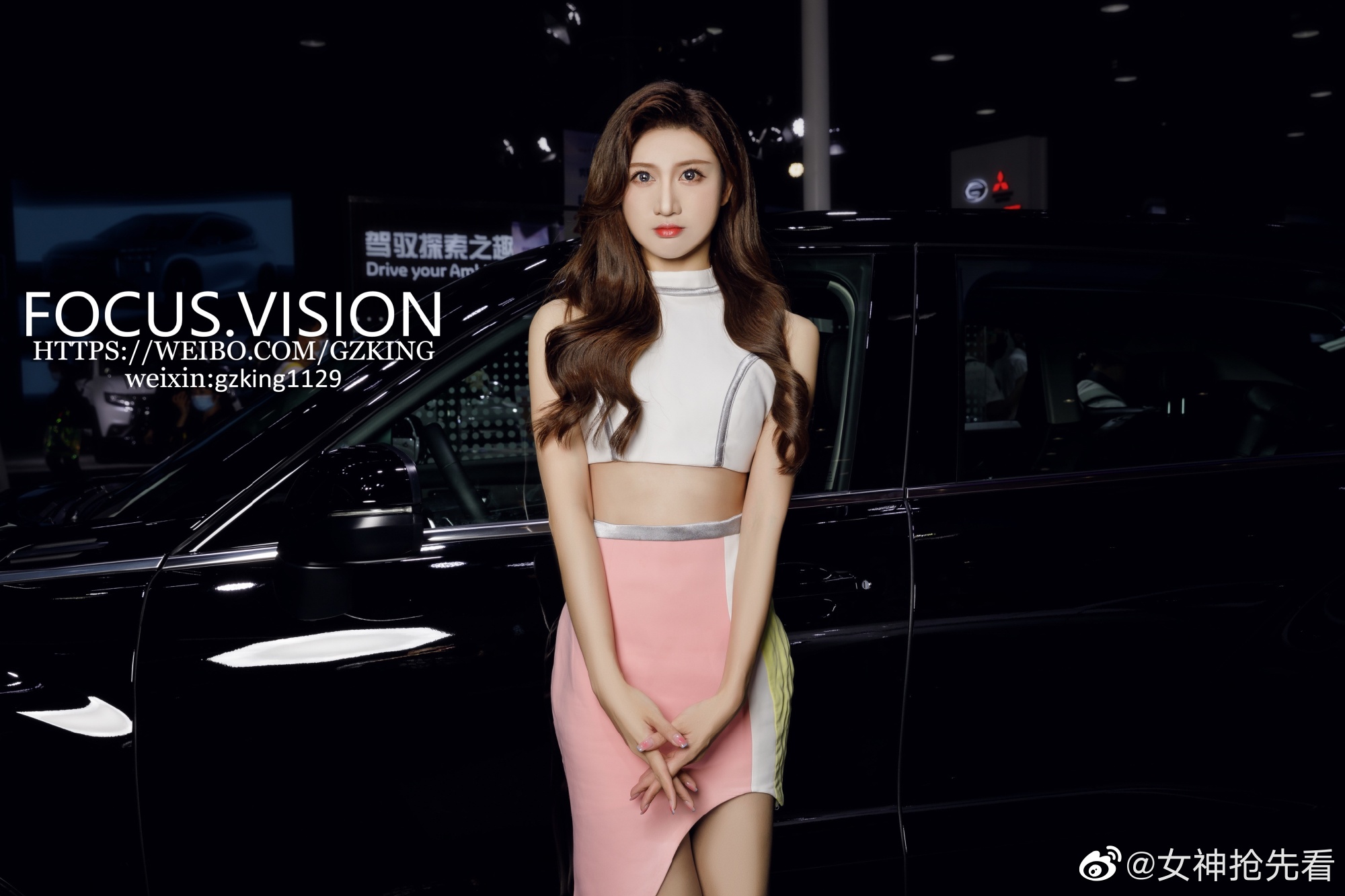 美女车模露脐装超短裙私人拍摄