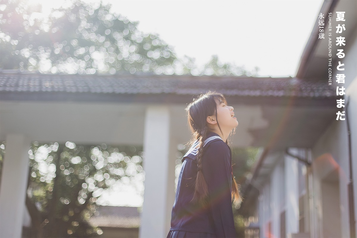 日本美女学生白长袜学生制服教室写真