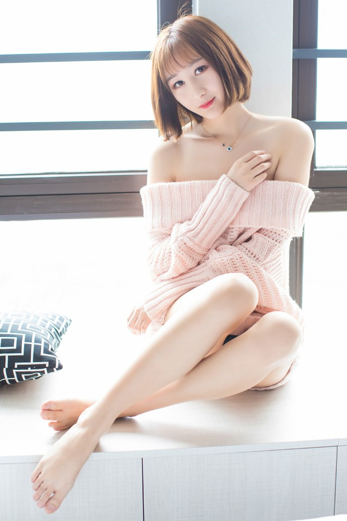 欲火清纯美女九尾Ivy薄丝吊带图集