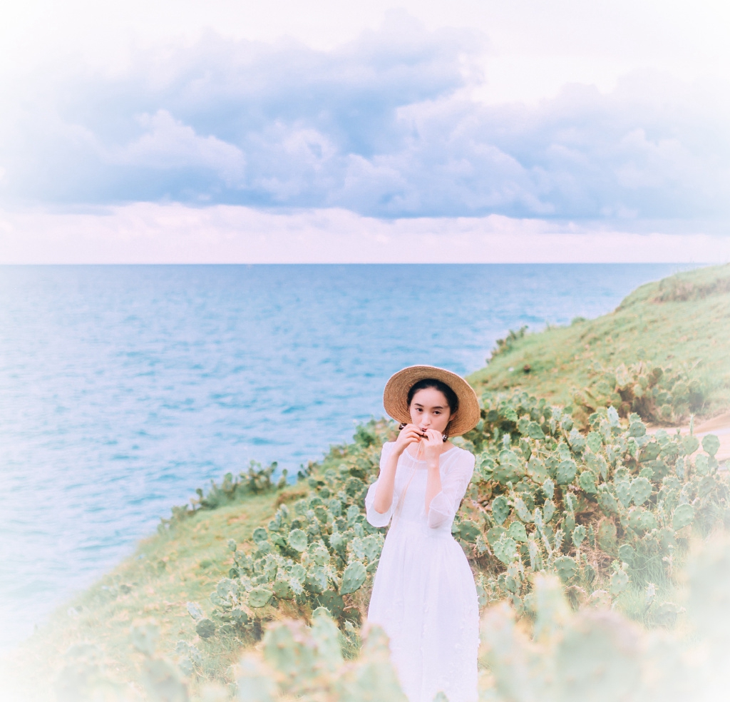 欲火清纯美女九尾Ivy薄丝吊带图集