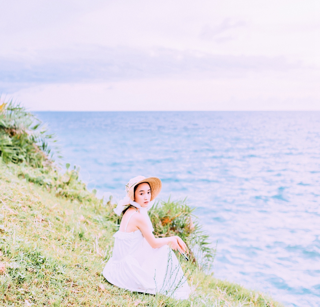 欲火清纯美女九尾Ivy薄丝吊带图集