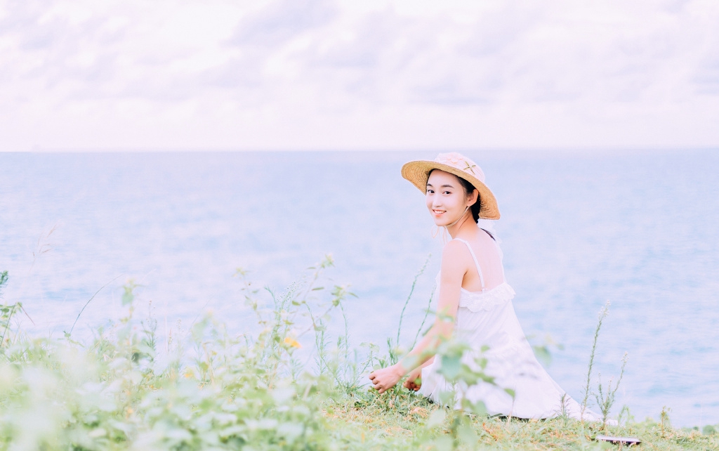 欲火清纯美女九尾Ivy薄丝吊带图集