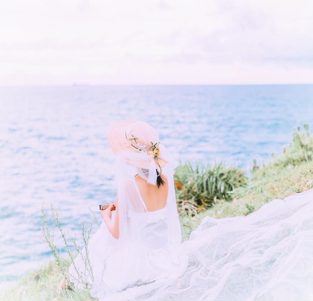 欲火清纯美女九尾Ivy薄丝吊带图集