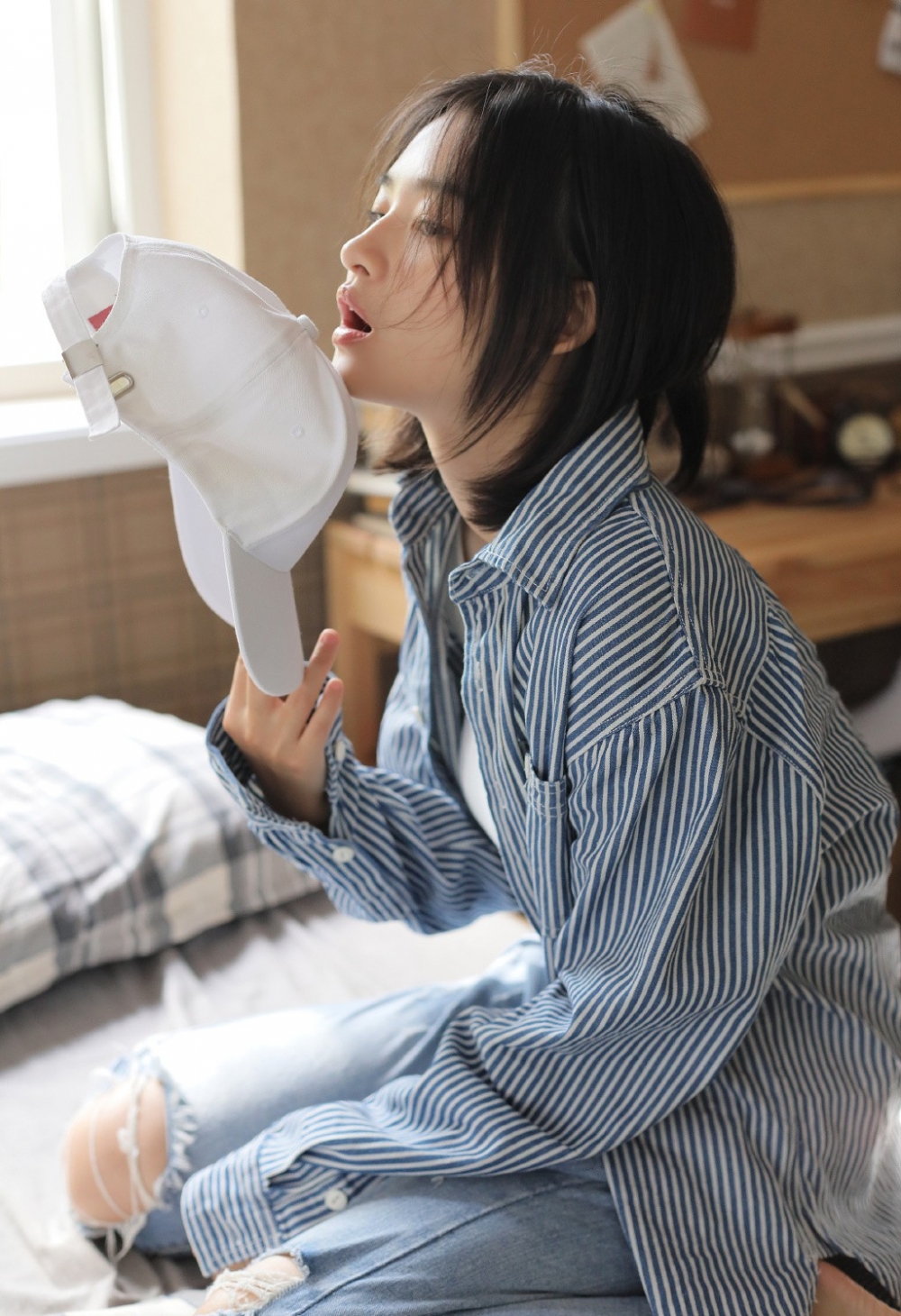 治愈系软妹一笑倾城干净美瞳令人倾城另类写真