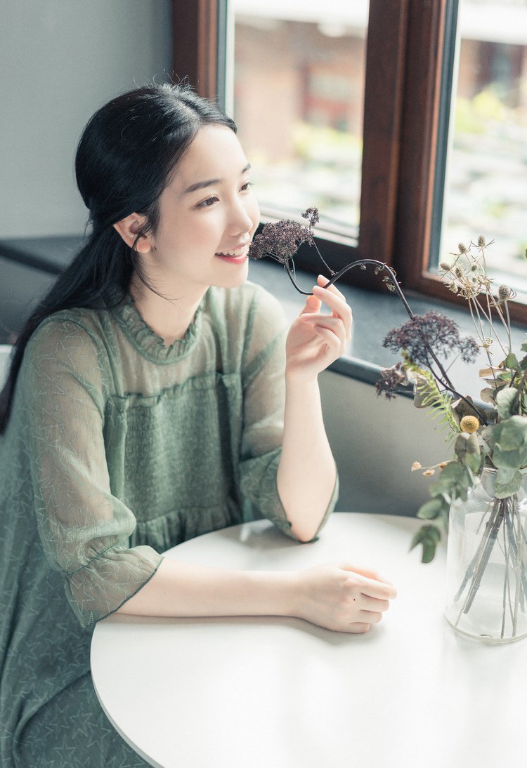 美少女少妇徐梓伊巨乳波霸丰臀性感风韵写真