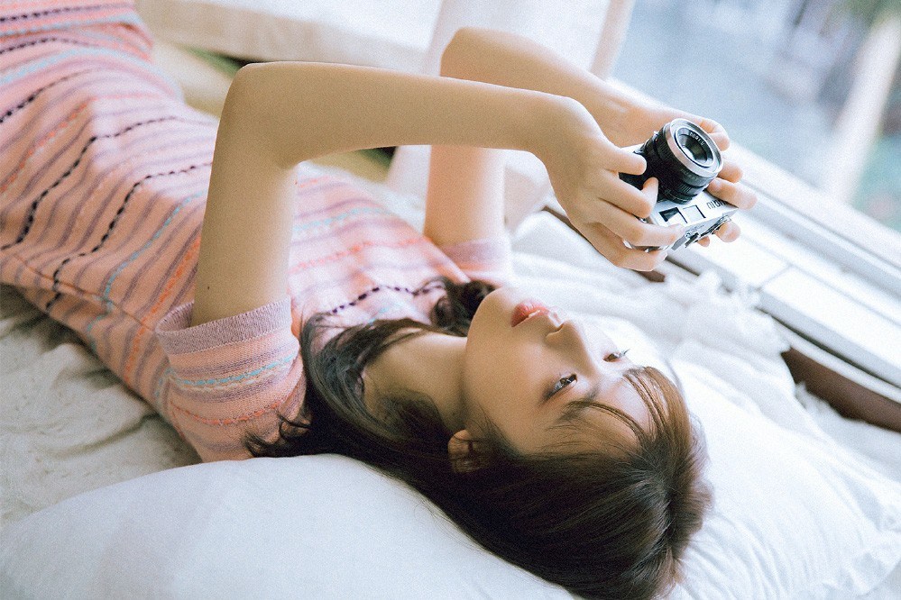 妖娆身材美女户外内衣写真