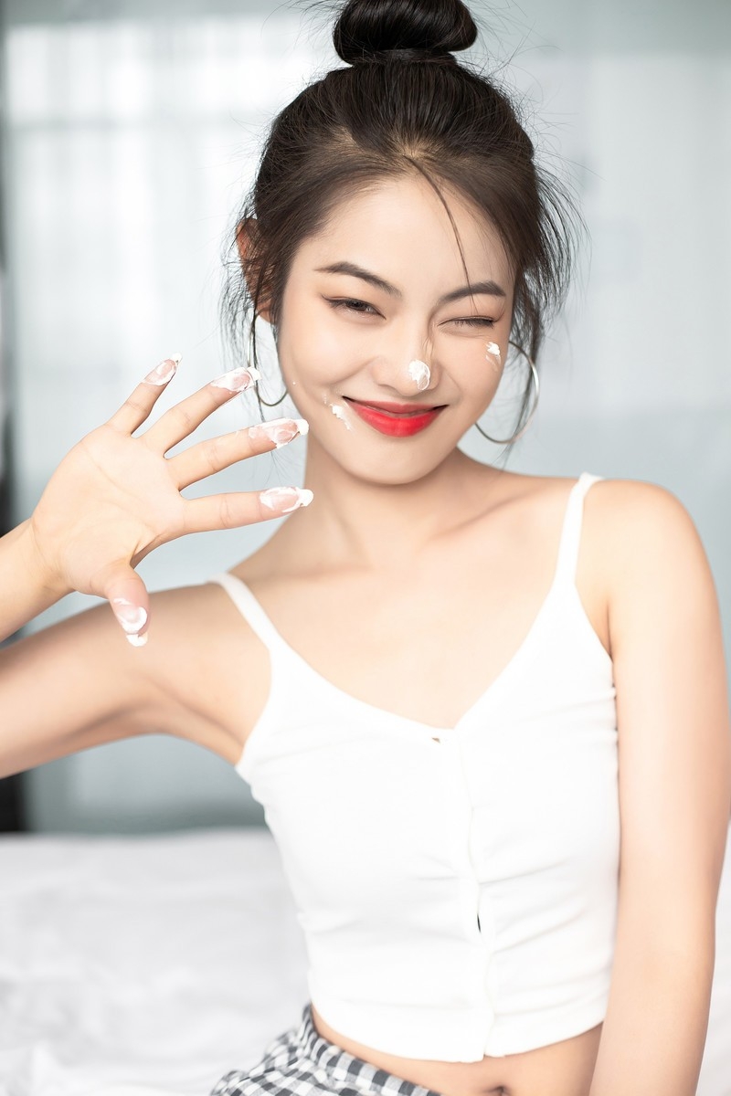 床上美女细腰美腿性感撩人辣图