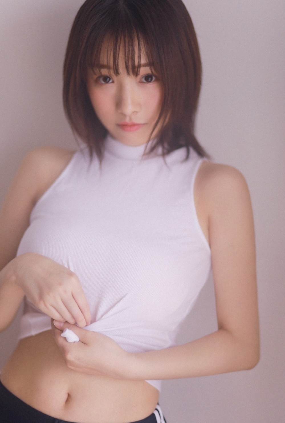 翘臀运动短裤美女美妙身姿性感照片