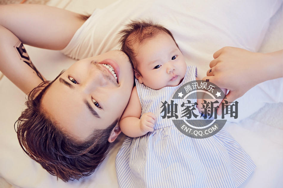 高云翔与董璇女儿首次曝光 一家三口帅美有爱羡煞旁人