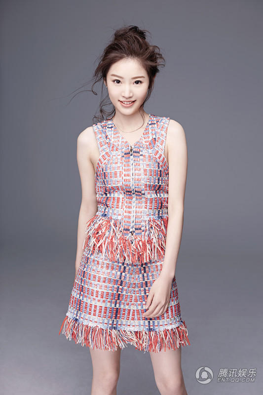 郗婧妍全新写真 尽显无限的青春活力