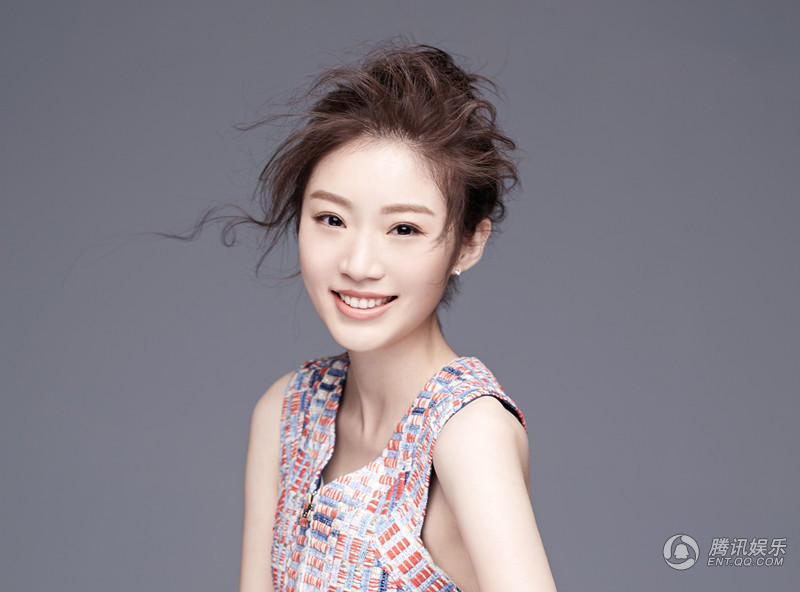 郗婧妍全新写真 尽显无限的青春活力