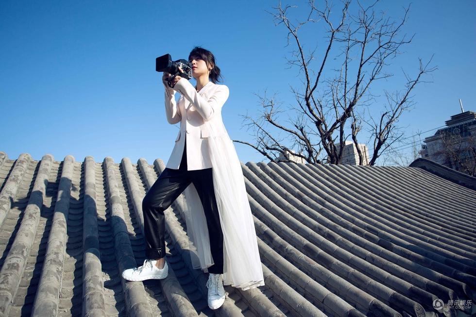 文艺与时尚兼备的周笔畅封面大片