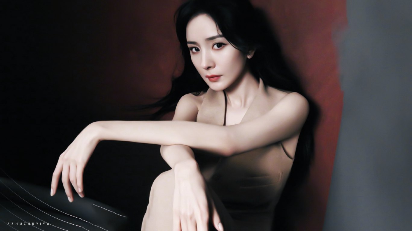 杨幂嘉人虎年新春二月刊性感魅惑与优雅高贵并行