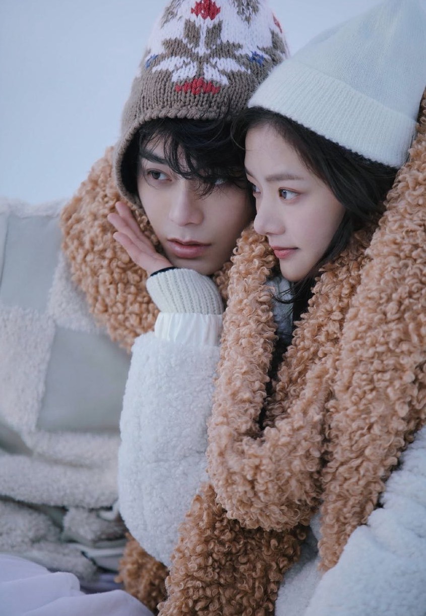 丁禹兮任敏十年芭莎大片冬日浪漫氛围感满满