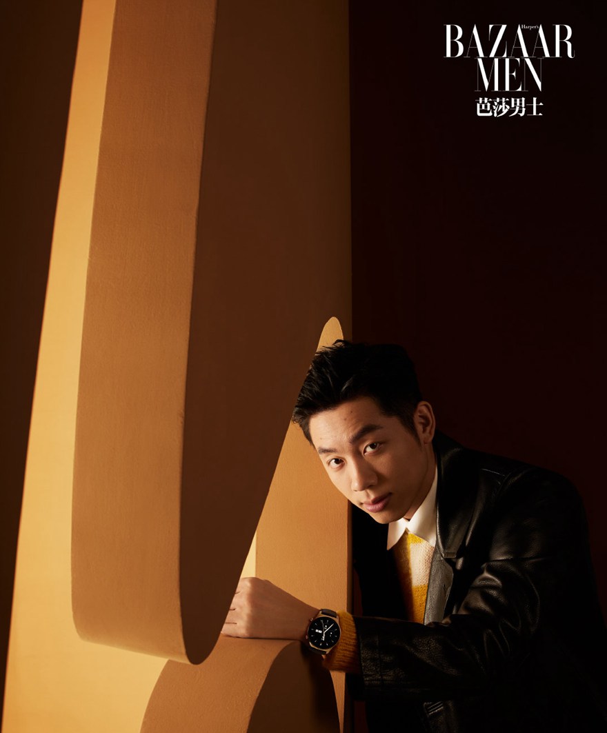 许昕芭莎男士开年封面西装造型又酷又飒
