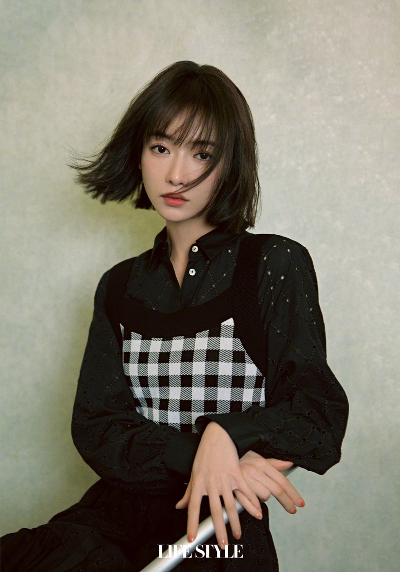 吴谨言暖阳居家大片舒适慵懒居家风