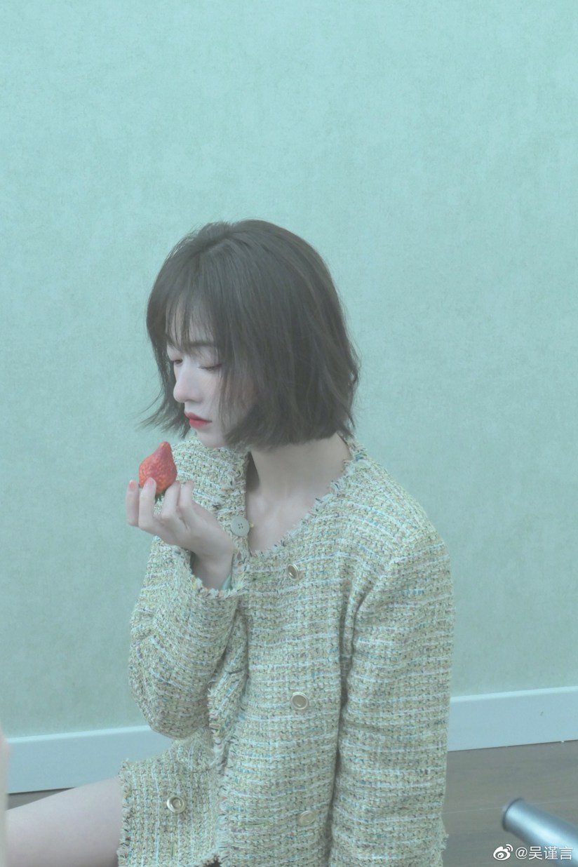 吴谨言暖阳居家大片舒适慵懒居家风