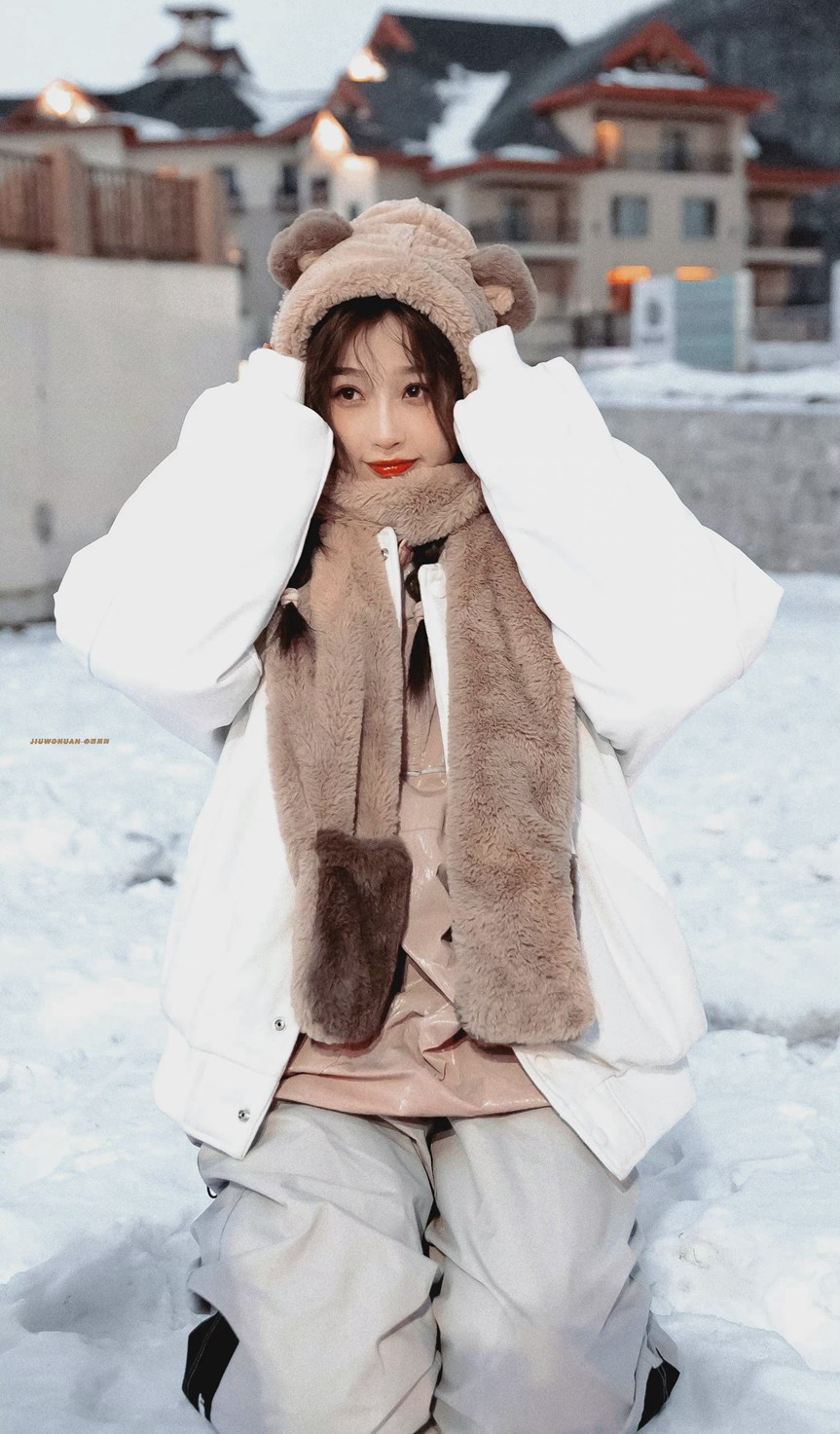 虞书欣雪地13宫格随拍元气又可爱照片