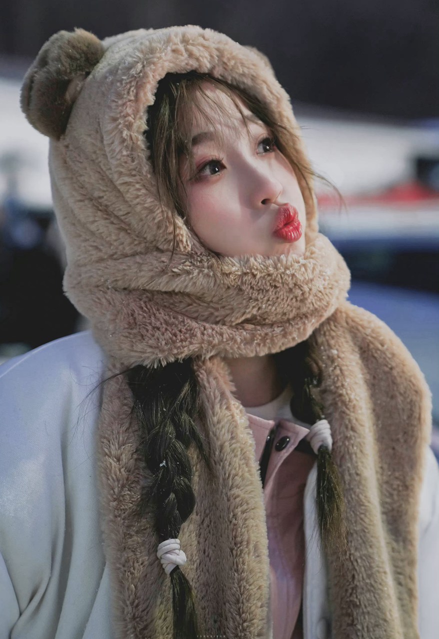 虞书欣雪地13宫格随拍元气又可爱照片