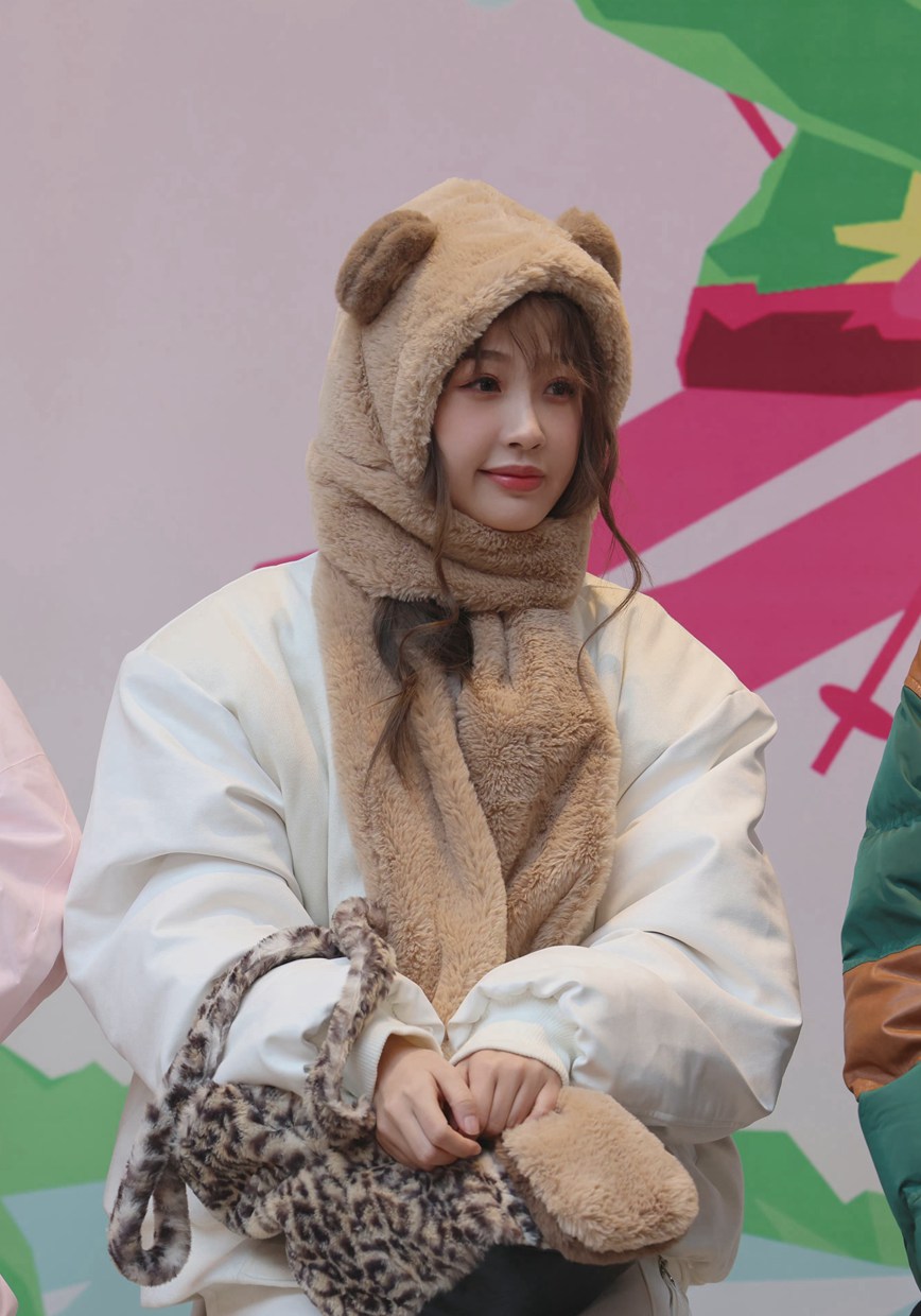 虞书欣雪地13宫格随拍元气又可爱照片