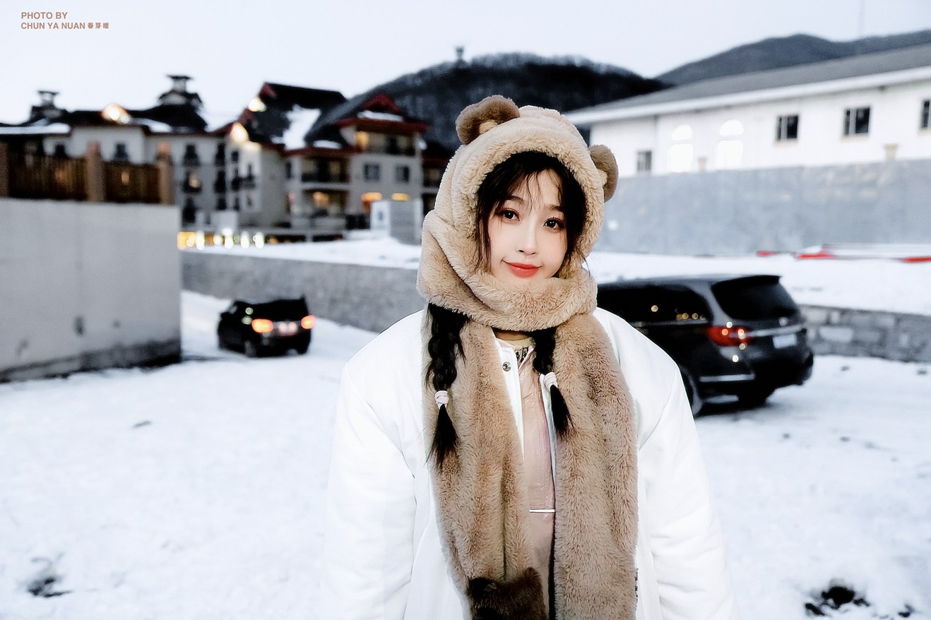 虞书欣雪地13宫格随拍元气又可爱照片